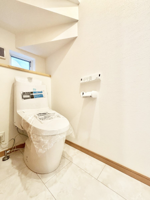 �g�C���@�g�C����1�K��2�K���ꂼ��ɔz�u����Ă��ĂƂĂ��֗��ł��B 