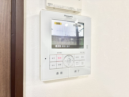 ���̑����ρ@���q�҂��m�F�ł���s�u���j�^�[�t�C���^�[�z��