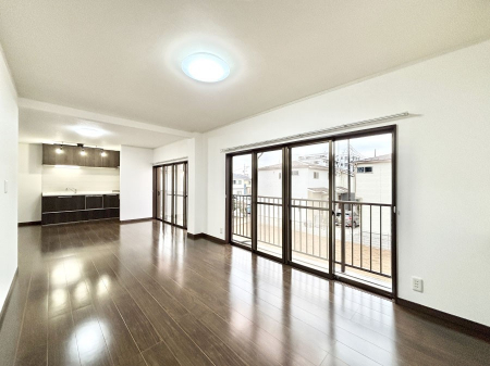 ���r���O�@�Z�ޕ��̌��������o�����A�C���e���A���l����̂��y���݂ȃ��r���O�ł��I 