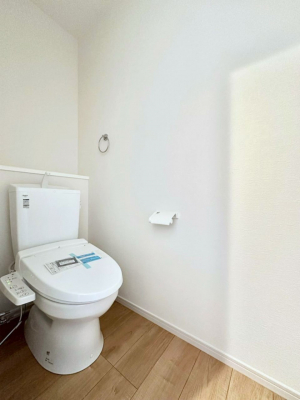 �g�C���@�g�C����1�K��2�K���ꂼ��ɔz�u����Ă��ĂƂĂ��֗��ł��B 