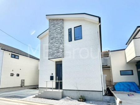 ���n�O�ώʐ^�@�������ꂽ�O�ρA�㎿�ȏZ��Ԃ��L���鎺���͉i�����S���ĉ߂�����Z���ł��B 