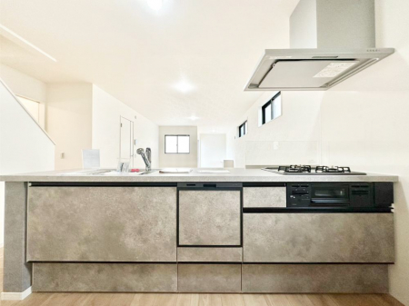 �L�b�`���@�������������I�ɁA�y�����I�V�X�e���L�b�`��