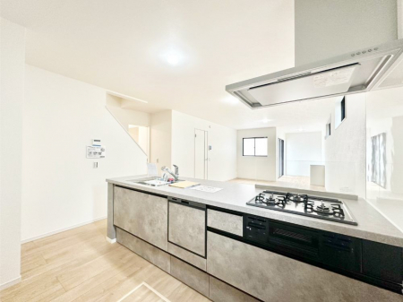 �L�b�`���@���������Ȃ��炲�Ƒ��Ƃ̉�b���y���߂�ΖʃJ�E���^�[�L�b�`��