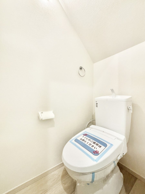 �g�C���@�g�C����1�K��2�K���ꂼ��ɔz�u����Ă��ĂƂĂ��֗��ł��B 