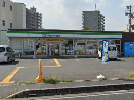 ���ӊ��@�R���r�j 300m �t�@�~���[�}�[�g ��������񒚖ړX