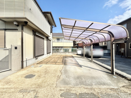 �@�J�������؂Ȉ��Ԃ����J�[�|�[�g�t���̒��ԏ�I