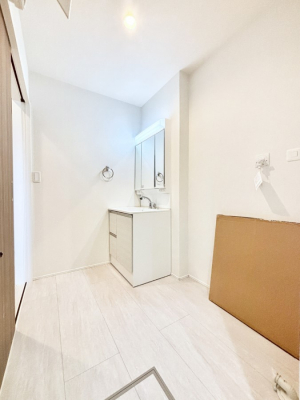 ���̑��@�L�X�Ƃ�Ƃ�̂��郉���h���[�X�y�[�X�B  