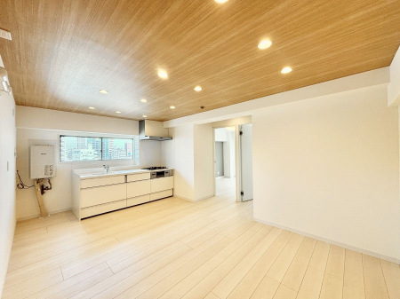 ���r���O�@�Ƒ������R�ƏW�܂�e���̃X�y�[�X�ɂȂ肻��  