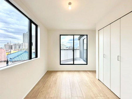 ���̑����ρ@�o���R�j�[���J�������v���X���Ă����m��