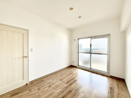 ���̑����ρ@�o���R�j�[�ɖʂ��Ă���̂Ŗ��邭���K�ȃv���C�x�[�g���[��