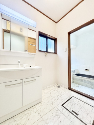 ���ʑ�E���ʏ��@�������̂�����K��Ԃł��B�����̐g�x�x���C�����ǂ����g�������܂��B 