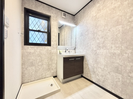 ���ʑ�E���ʏ��@���������Ă���̂Ŏ��C�̑����ꏊ�ł����C���ł����K�ł��B�����̐g�x�x���C�����ǂ��s���܂��ˁB