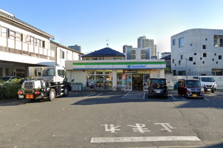 ���ӊ��@�R���r�j 100m �t�@�~���[�}�[�g �������񒚖ړX