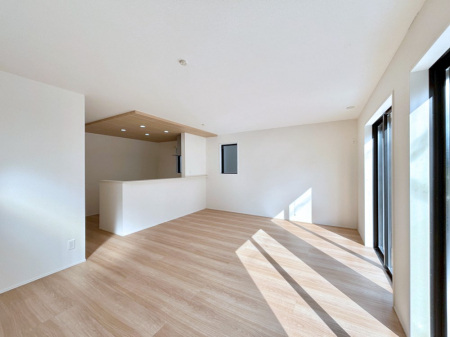 ���r���O�@�傫�ȑ����炽���Ղ�̗z���ƕ����������郊�r���O