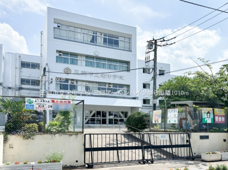 ���ӊ��@���w�Z 1010m �O���s���h���w�Z