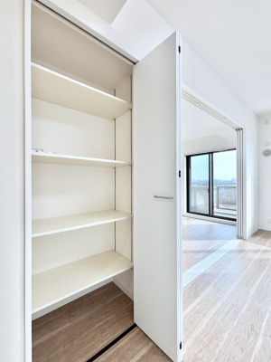 ���̑����ρ@�L�b�`���ɂ̓p���g���[�I�H�ނ̃X�g�b�N�͂������A���p�i�̎��[�Ȃǎg�����͂��낢��I