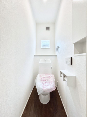 �g�C���@�g�C����1�K��2�K���ꂼ��ɔz�u����Ă��ĂƂĂ��֗��ł��B 