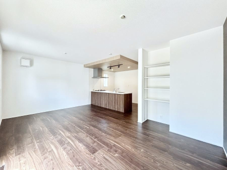 ���̑����ρ@�Ƒ��̏Ί炪���R�Ɛ��܂�Ă���A����ȕ��͋C�̃_�C�j���O�Ɏd�オ���Ă��܂��B