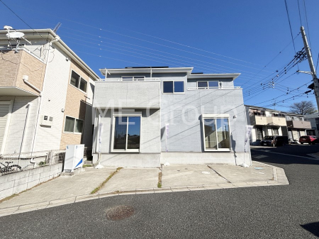 ���n�O�ώʐ^�@�������ꂽ�O�ρA�㎿�ȏZ��Ԃ��L���鎺���͉i�����S���ĉ߂�����Z���ł��B 