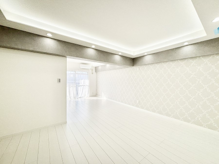 ���r���O�@�傫�ȑ����炽���Ղ�̗z���ƕ����������郊�r���O