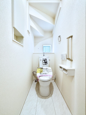 �g�C���@�E�H�V�����b�g�t���g�C����1�K��2�K���ꂼ��ɔz�u����Ă��ĂƂĂ��֗��ł��B 