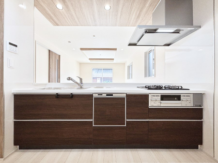 �L�b�`���@���r���O�����n����l�C�̃J�E���^�[�L�b�`���B �Ƒ��������Ȃ���Ǝ������邱�Ƃ��ł��܂��B