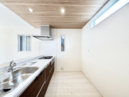 �L�b�`���@�|�b�v�A�b�v�V�䂪�f�G�ȃL�b�`���I��������̂ō̌����Ƃꊷ�C�ɂ��𗧂��܂��B