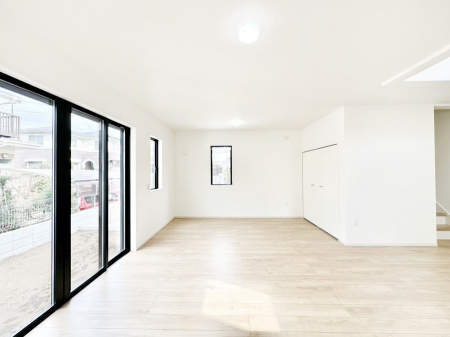 ���r���O�@���Ƒ������R�ƏW�܂�A���₩�ȏ΂����ŕ�܂��e���̋�ԂɂȂ肻���ł��ˁI