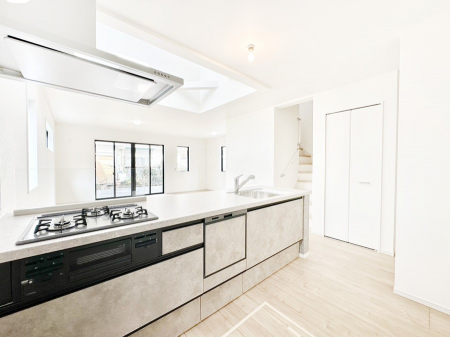 �L�b�`���@�H��@�E�򐅊�E�R���R�����Ȃǃf�U�C�������@�\�������˔������V�X�e���L�b�`���I