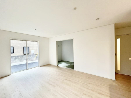 ���r���O�@�傫�ȑ����炽���Ղ�̗z���ƕ����������郊�r���O