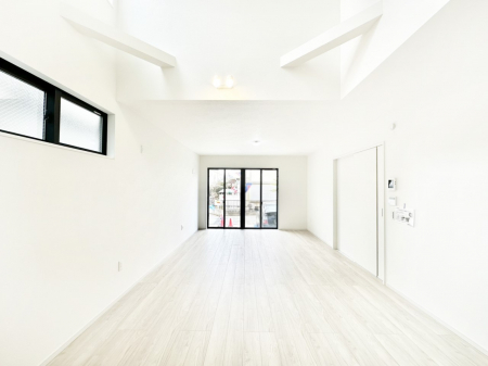 ���r���O�@�Ƒ��c���̎��Ԃ����������Ȃ��났�̃��r���O�_�C�j���O�B   