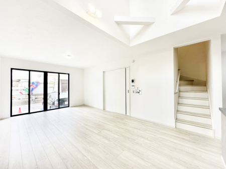 ���̑����ρ@���邢�z���������A�����̕��͋C�ɖ��������_�C�j���O�B   