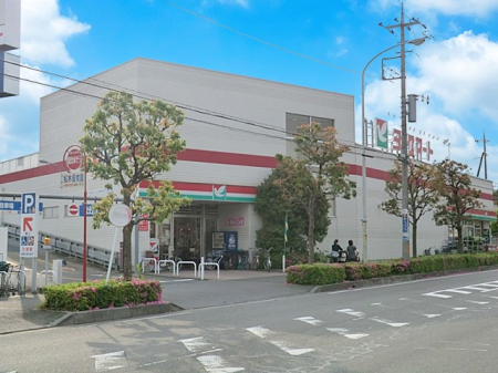 ���ӊ��@�X�[�p�[ 700m ���[�N�}�[�g�O���X