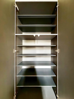 ���̑����ρ@�����Ղ���[�ł���V���[�Y�{�b�N�X�ŉƑ��S���̌C���A���ւ�������B  