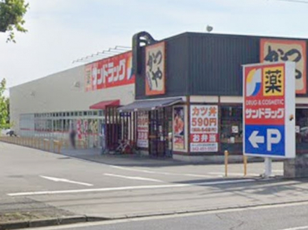 ���ӊ��@�h���b�O�X�g�A 700m �T���h���b�O���v���ē쒬�X