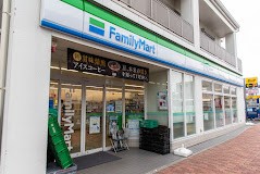 ���ӊ��@�R���r�j 100m �t�@�~���[�}�[�g �ΐ_������w����X