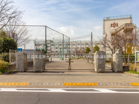 ���ӊ��@���w�Z 870m �����旧��\�l���w�Z