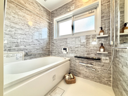 �����@����̔�������Ă���閾�邢�������̂���o�X���[��  