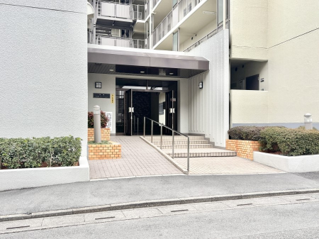 �G���g�����X�@�������������͋C�̃G���g�����X