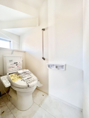 �g�C���@�g�C����1�K��2�K���ꂼ��ɔz�u����Ă��ĂƂĂ��֗��ł��B 