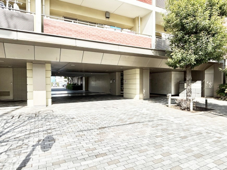 �G���g�����X�@�������������͋C�̃G���g�����X