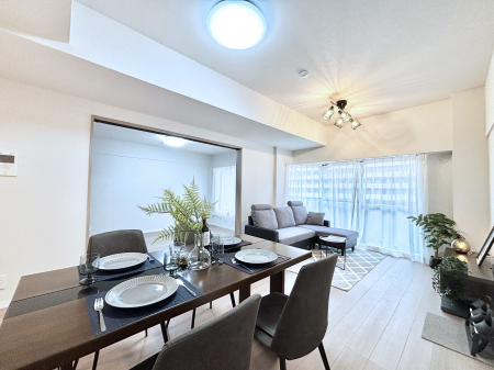 ���r���O�@���R�Ƃ��Ƒ����W�܂�e���̋�ԁI