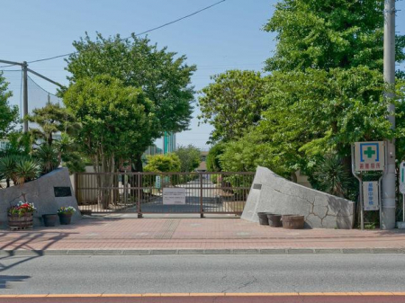 ���ӊ��@���w�Z 700m ���s���x�����w�Z