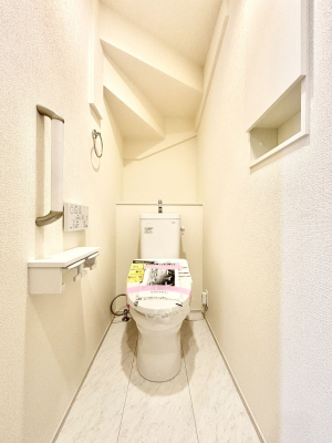 �g�C���@�g�C����1�K��2�K���ꂼ��ɔz�u����Ă��ĂƂĂ��֗��ł��B 