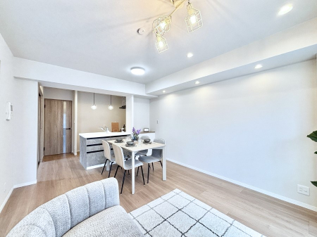 ���r���O�@���Ƒ��̓��₩�Șb�����ŕ�܂�閾�邢���r���O  