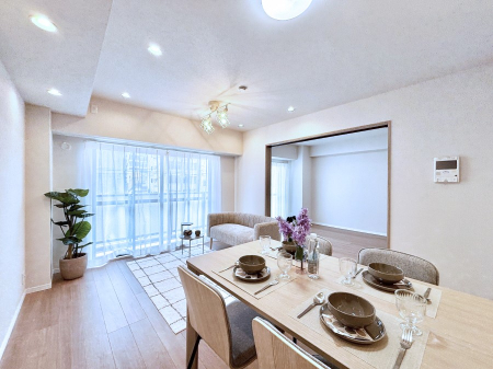 ���r���O�@�傫�ȑ����炽���Ղ�̗z���ƕ����������郊�r���O