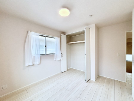 ���[�@�m���̃N���[�[�b�g�B���s��������̂Ō���̈ߗނ�����������܂�܂��B