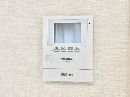 ���̑����ρ@���q�҂��m�F�ł���s�u���j�^�[�t�C���^�[�z��