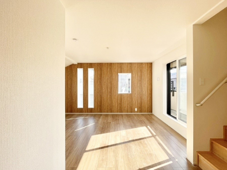 ���r���O�@���邢�z���������A�����̕��͋C�ɖ�������郊�r���O�_�C�j���O