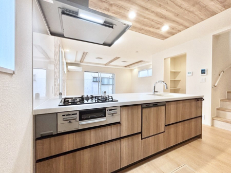 �L�b�`���@���������Ȃ���ł����Ƒ��Ƃ̉�b���y���߂�ΖʃL�b�`��